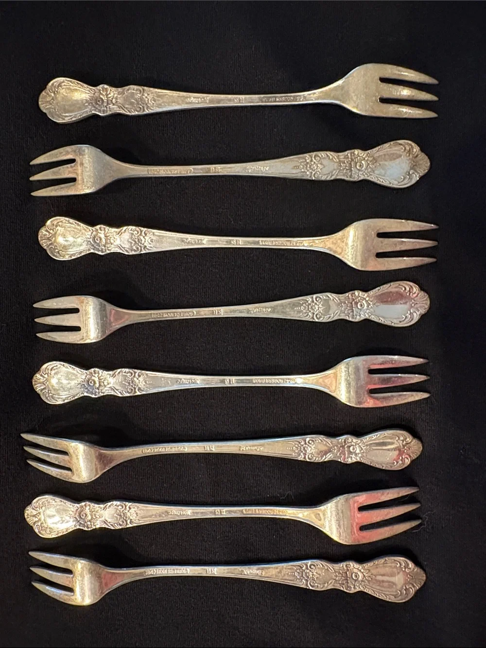Set of 8 Cocktail Seafood Forks 1847 Rogers Bros. Heritage Pattern